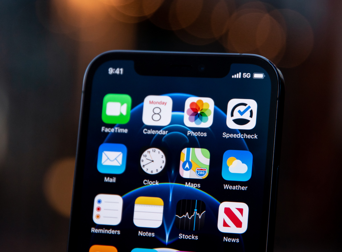 豆河镇苹果手机维修分享为什么 iPhone 12 在冬季会自动关机 